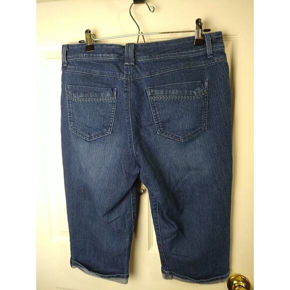 Gloria Vanderbilt Blue Denim Cuff Tab Pocket Capri Jeans. Size 8 - Picture 8 of 9